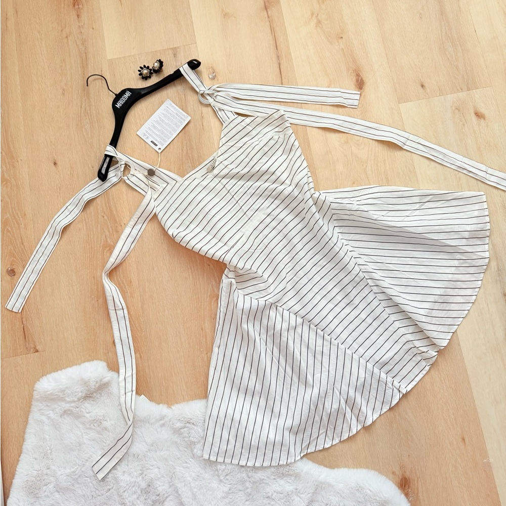 Chic Striped Dress with Tie Straps Sz L NWT